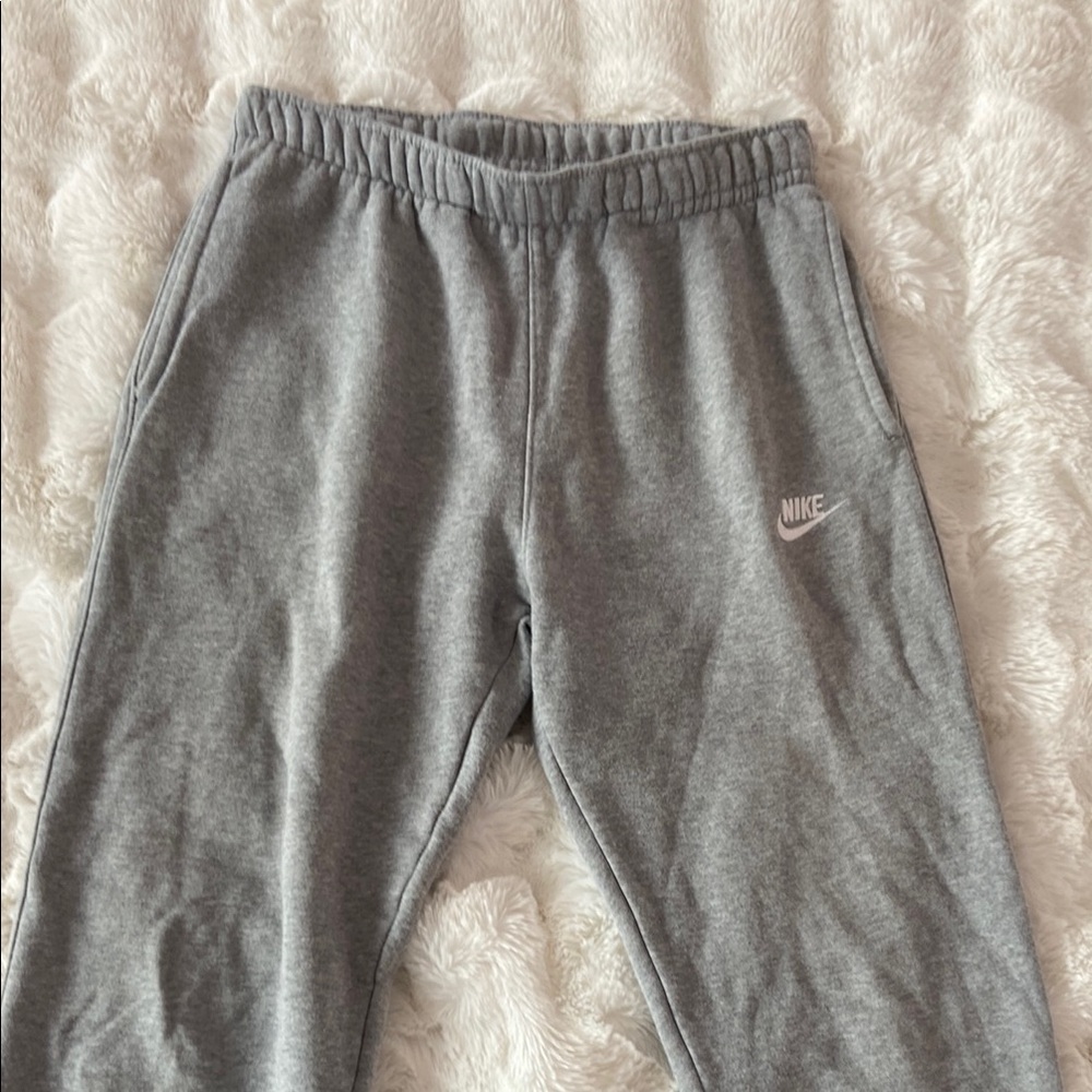 Nike Gray Sweatpants with Elastic Waistband and Fleece Interior